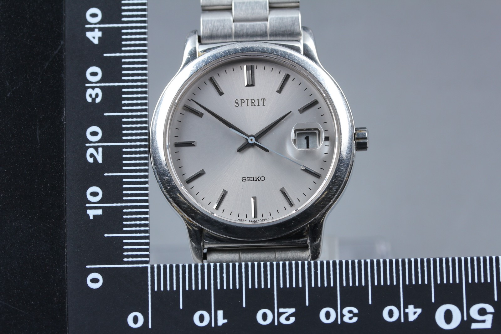 Vtg. [N MINT] SEIKO SPIRIT 5E32-6A40 Quartz Bracelet Day 34mm Men’s Watch JAPAN