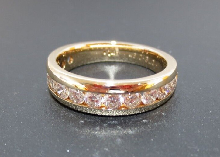 14K YG DIAMOND ANNIVERSARY BAND RING 1.00 tcw SZ 7 4.88 grams (AI-1868)