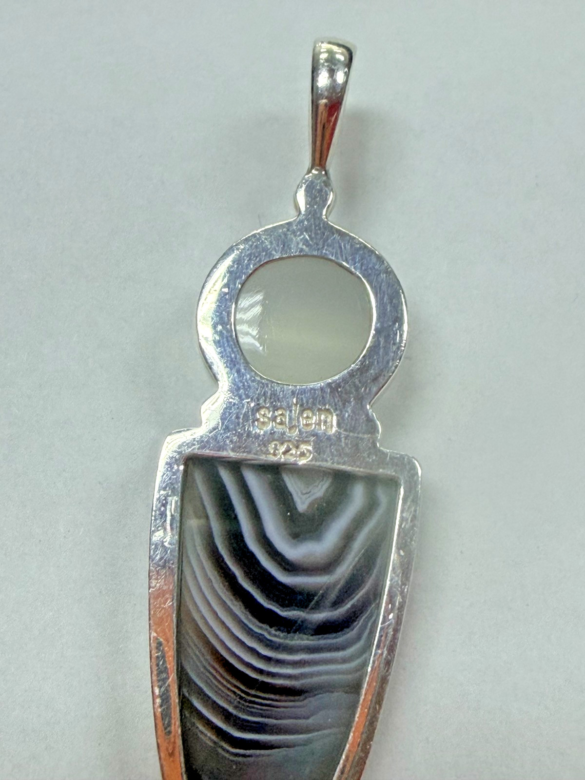 SAJEN Sterling Silver Drop Pendant w/ Grey Designed Stone / white stone [076DuW]