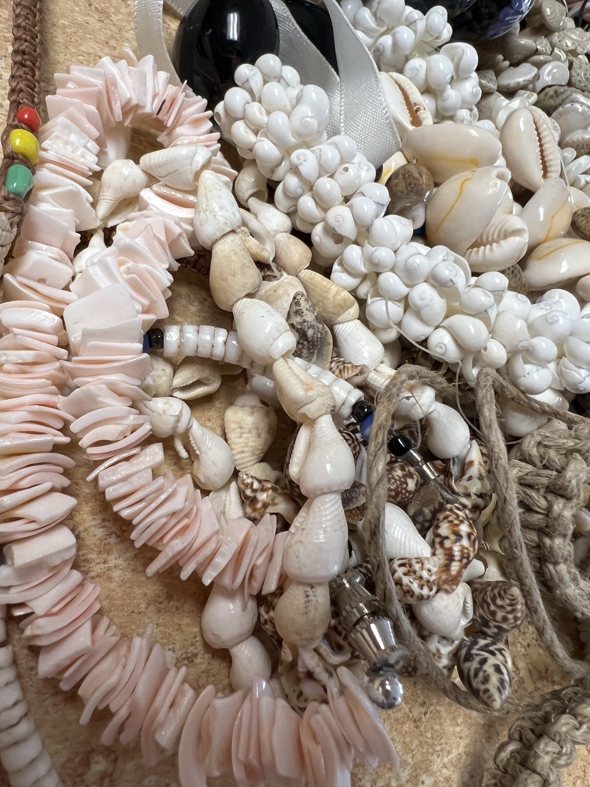 3 Lbs Lot Seashell Shell Pukka Cowrie Jewelry Strands Necklaces Bracelets SS1