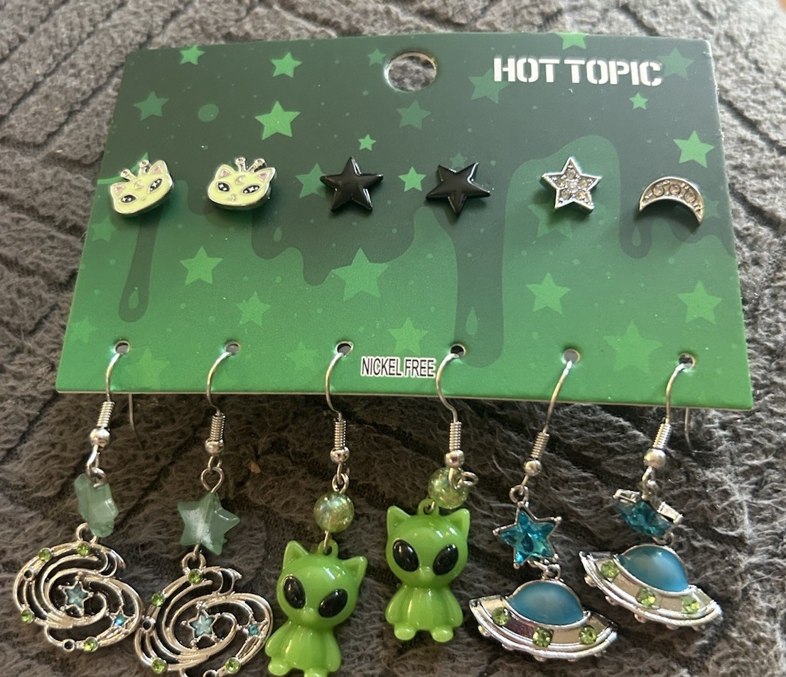 Hot Topic Green Alien Cat UFO Earring Set
