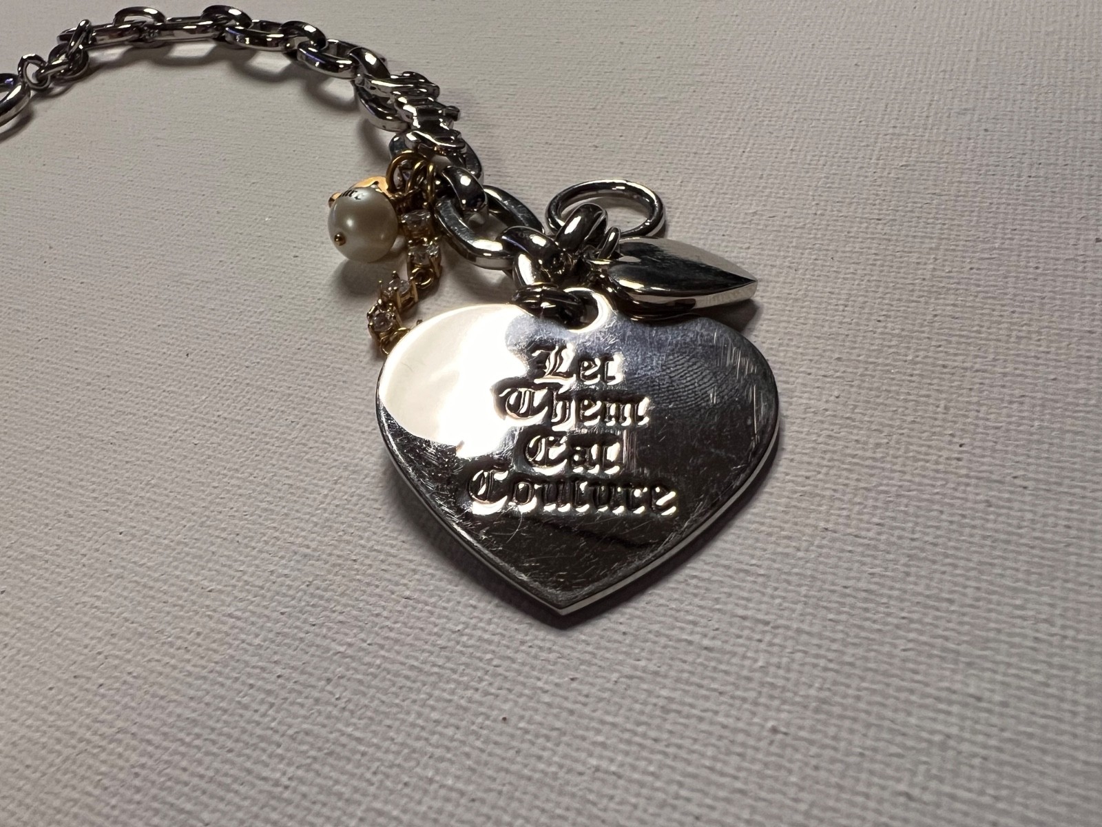 Y2K Juicy Couture LET THEM EAT COUTURE Heart Pearl Charm Bracelet Silver Tone