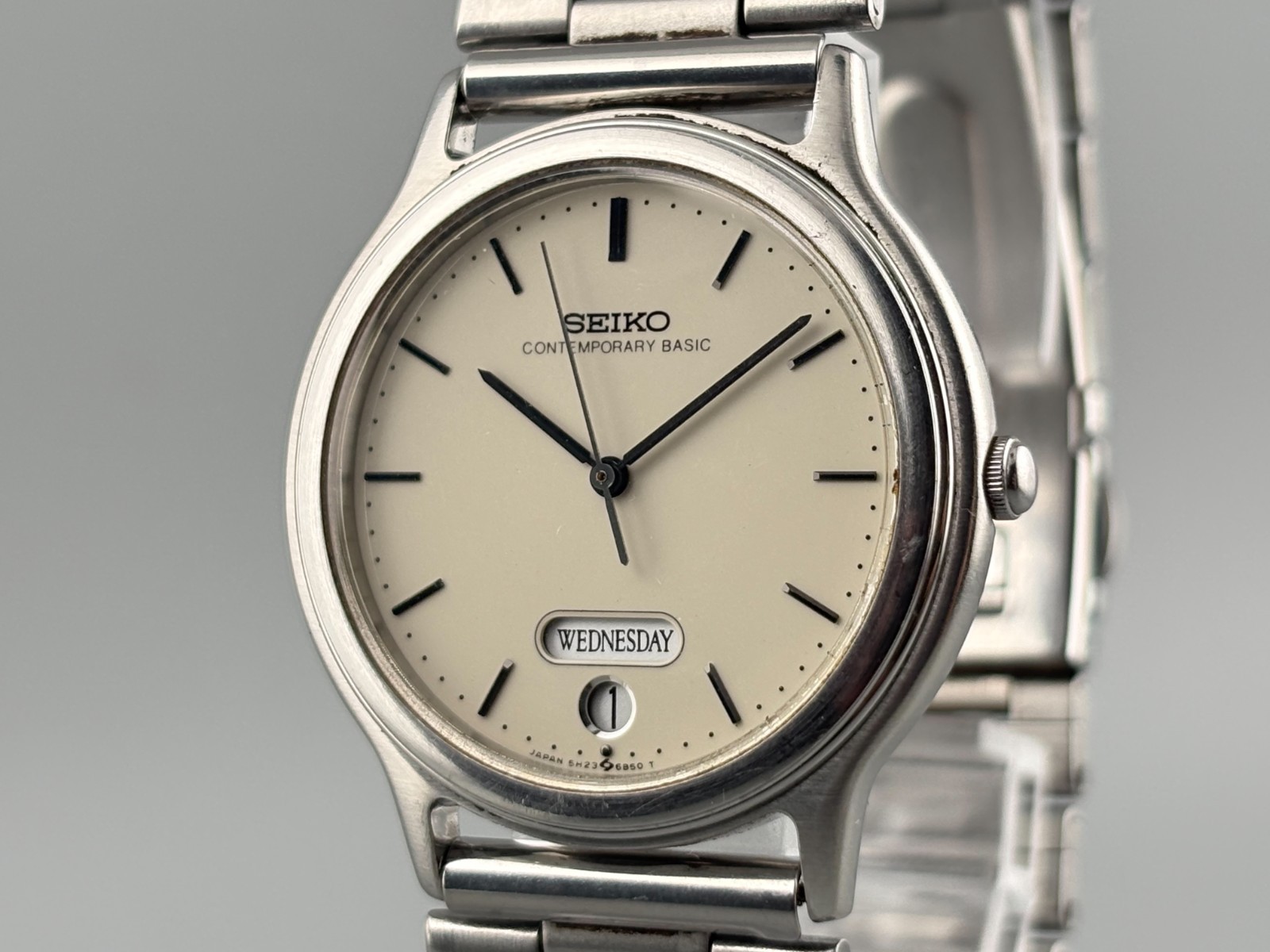 Vintage SEIKO Contemporary Basic 5H23-6B90 Quartz Day/Date Men’s Watch
