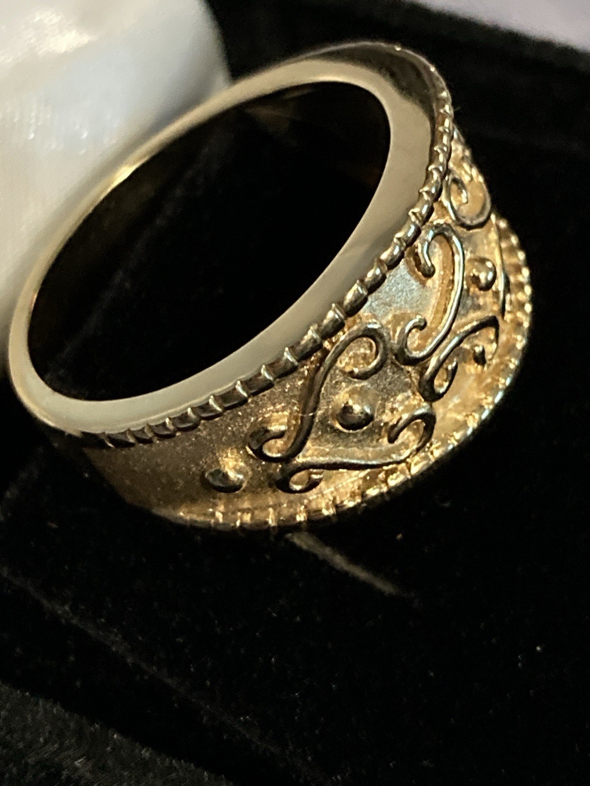 14Kt 8 Grams Yellow Gold Etruscan Scroll Band Ring 8 Grams