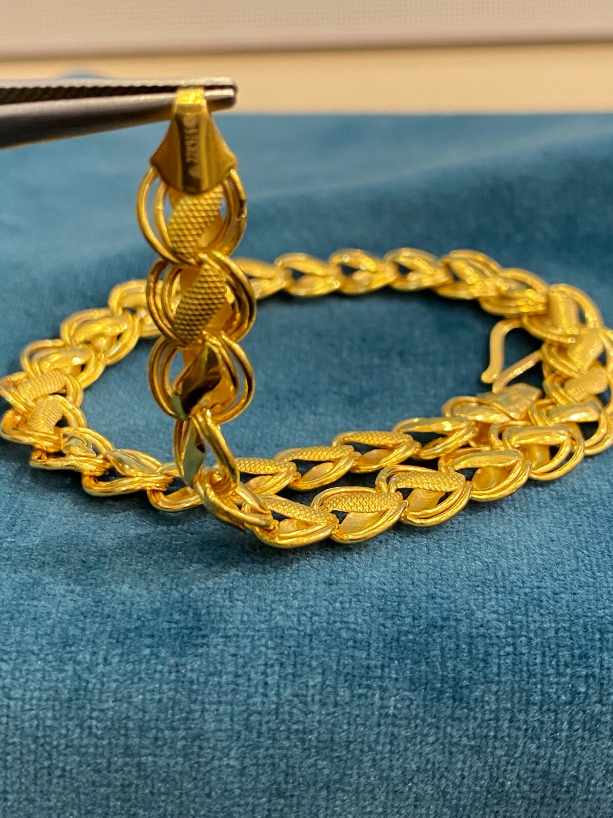 22K Certified Solid Yellow Gold Dubai Rare Design Unisex Link Bracelet – 7 Inch