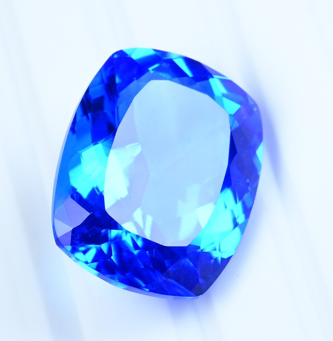 26.15 Ct Natural Rare Lustrous Blue Tanzanite Certified Flawless Loose Gemstone