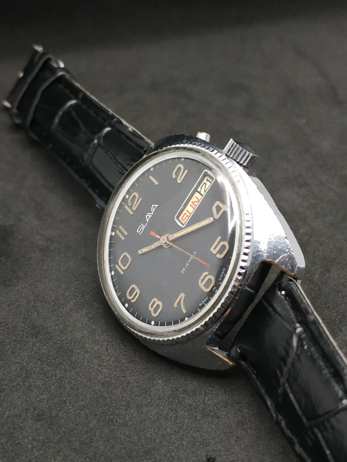 Classic Men’s Vintage Watch SLAVA USSR Mechanical SERVICED Retro Soviet day/date