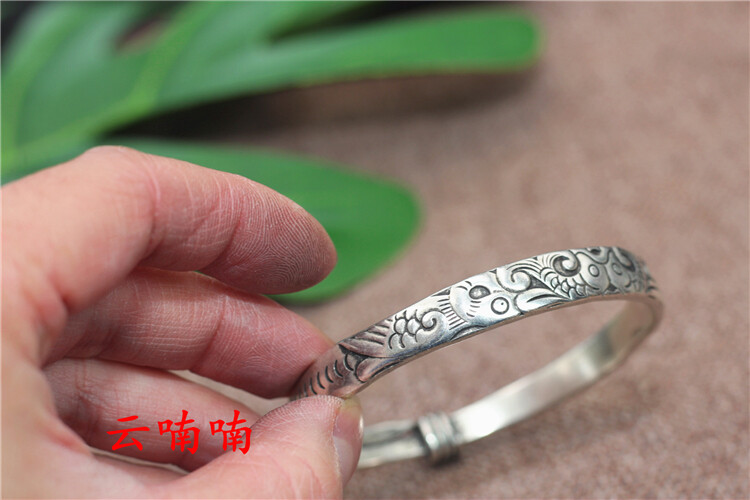 National wind literary retro folk Chinese handmade Miao silver bracelet 1piece