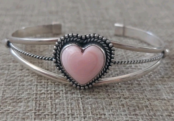 New Sterling Silver & Natural Pink Conch Heart Cuff Bracelet