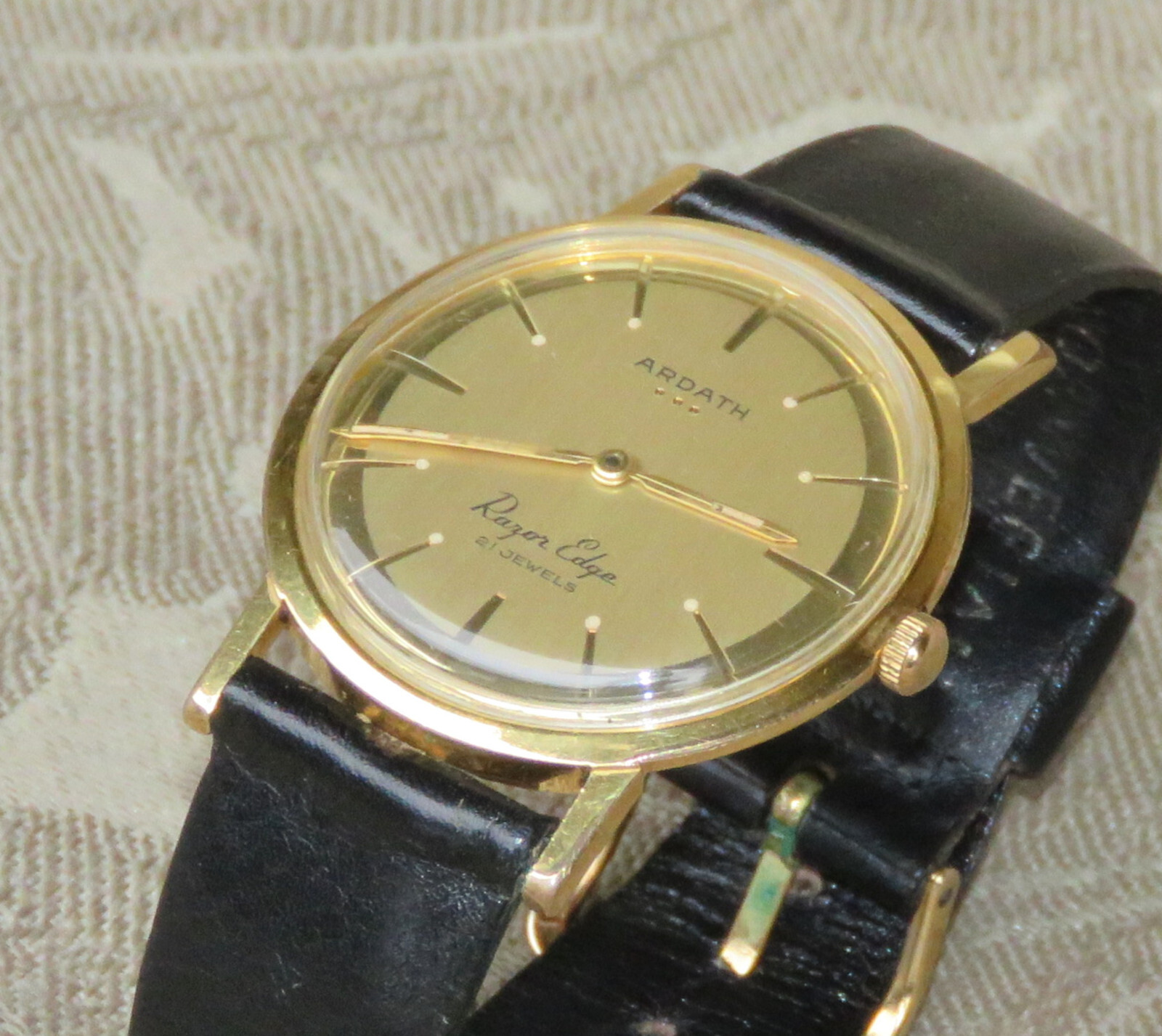 1960 ARDATH RAZOR EDGE 18K GOLD 20MC ETA PESEUX 7001 MANUAL 21J ULTRA THIN WATCH