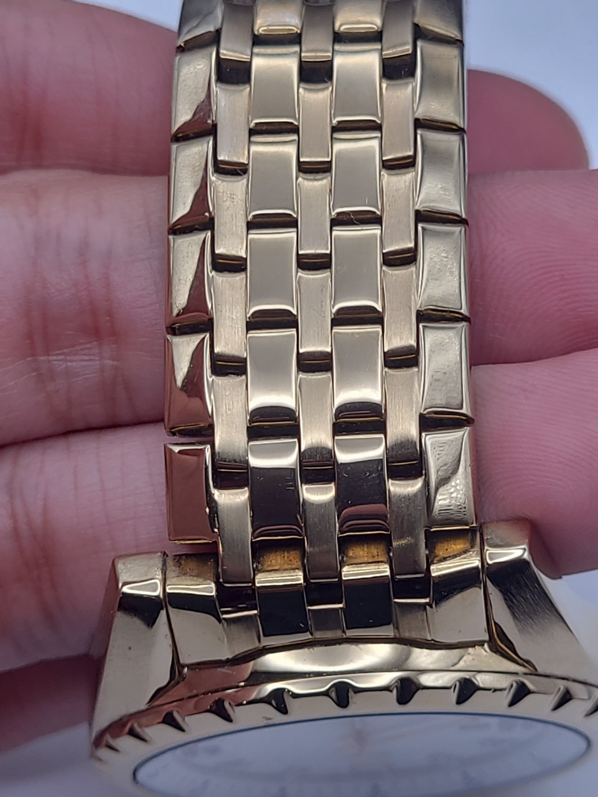Timex Classic Men’s Watch model T2P262 Gold Tone New Battery Working