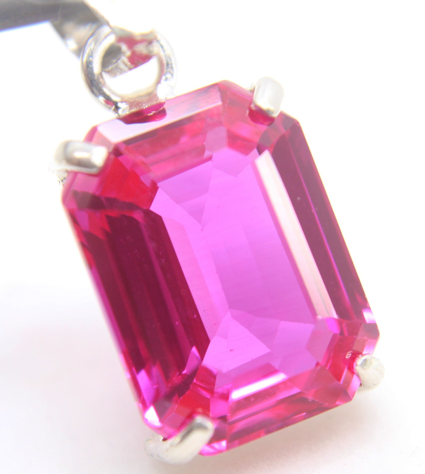 3.48 Gm Pink Sapphire Emerald Gemstone 925 Silver Pendant Gift Jewelry