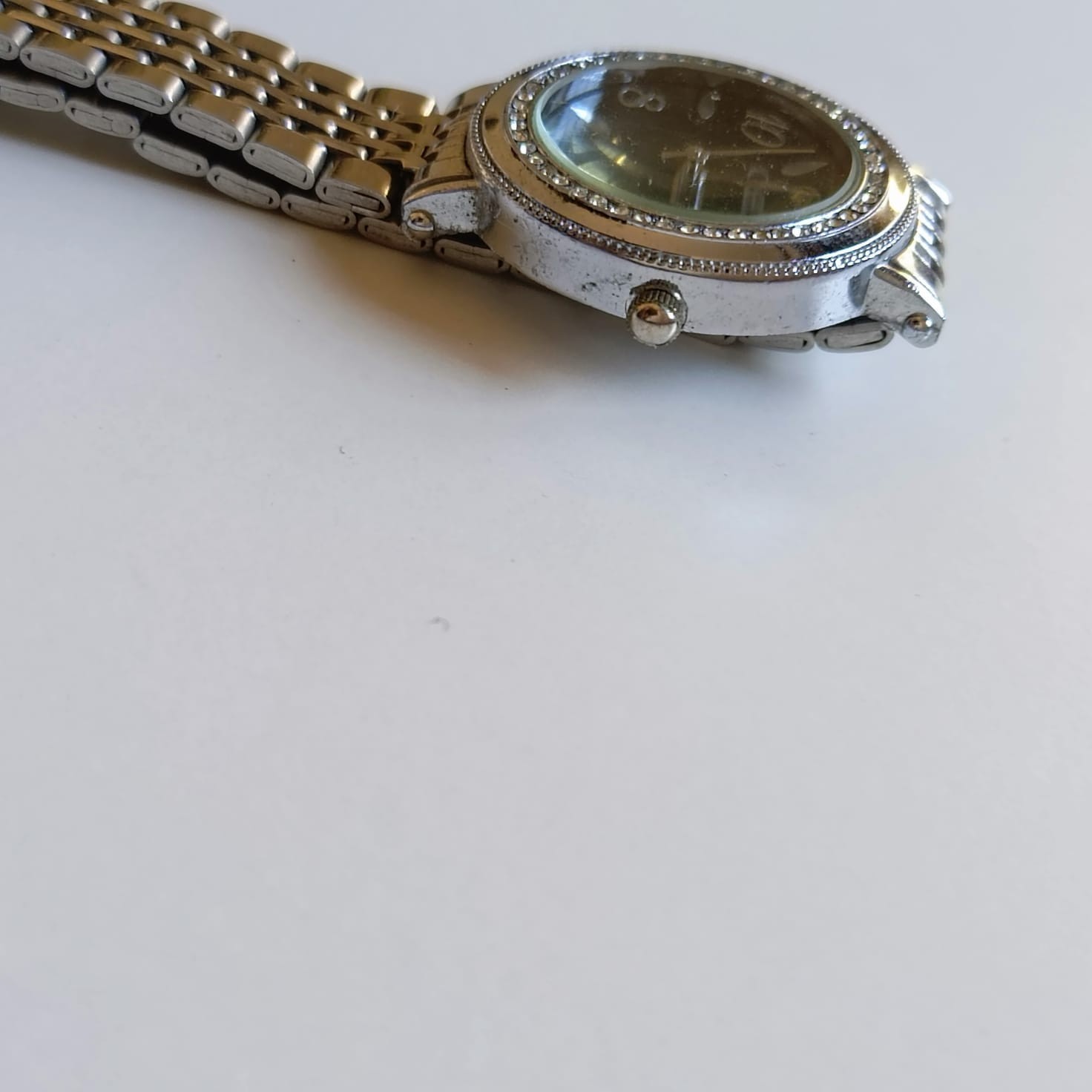 Chale Women’s Quartz Watch Silver Silver Tone Rhinestone Bezel Hearts Dial Steel