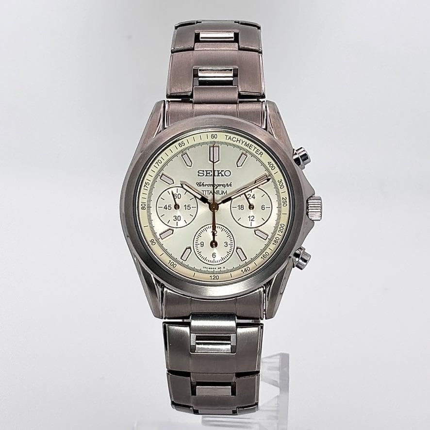 functioning Seiko chronograph 7T11 0AH0 titanium wristwatch