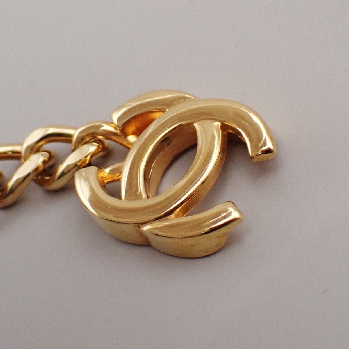 CHANEL CC Logo Turn Lock Chain Necklace Pendant 96A GHW Vintage 45RK644