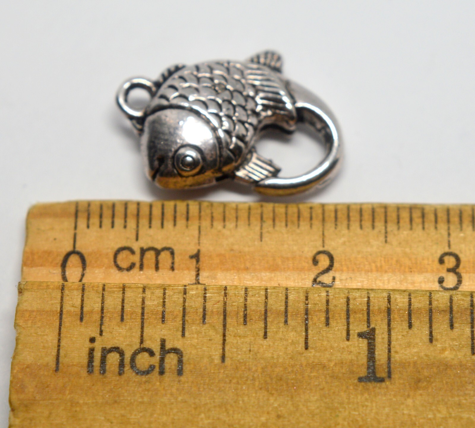 FISH SHAPED LOBSTER CLASP NECKLACE LOCK
