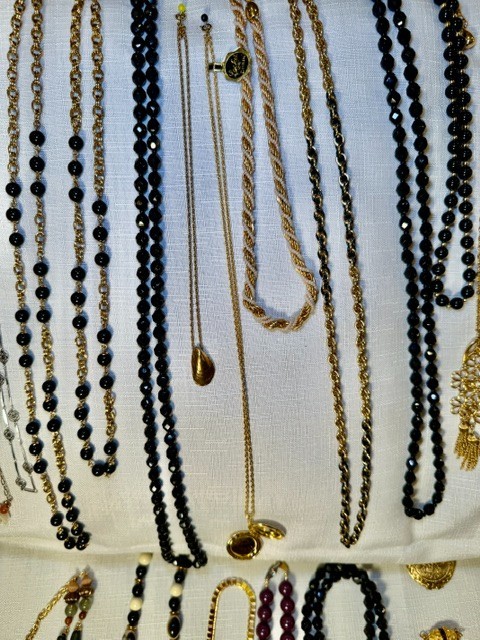 Vintage JEWELRY – 70-80’s & Earlier Trifari, Emmons, Esinberger, Monet, Lisner
