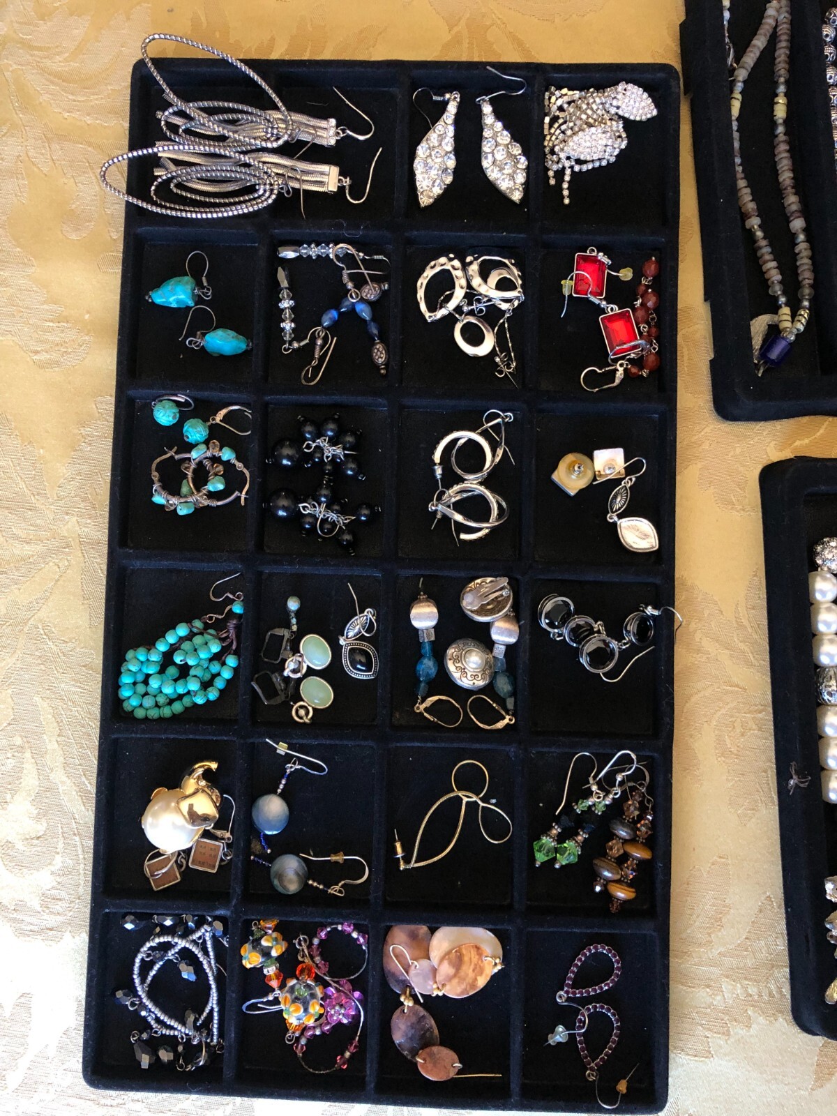 1/2 Pound Vintage To Modern COSTUME JEWELRY Lot. All Wearable!! Beautiful Pieces