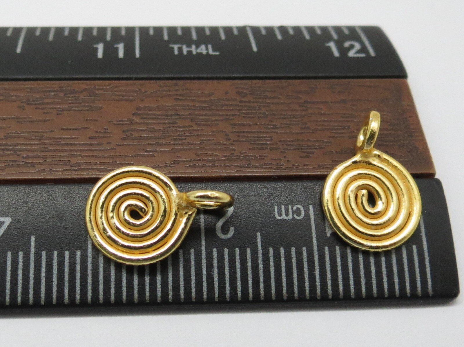 4 Pieces Pendant Charm Gold Sprial Pendant 10mm Round Jewelry Beads Findings