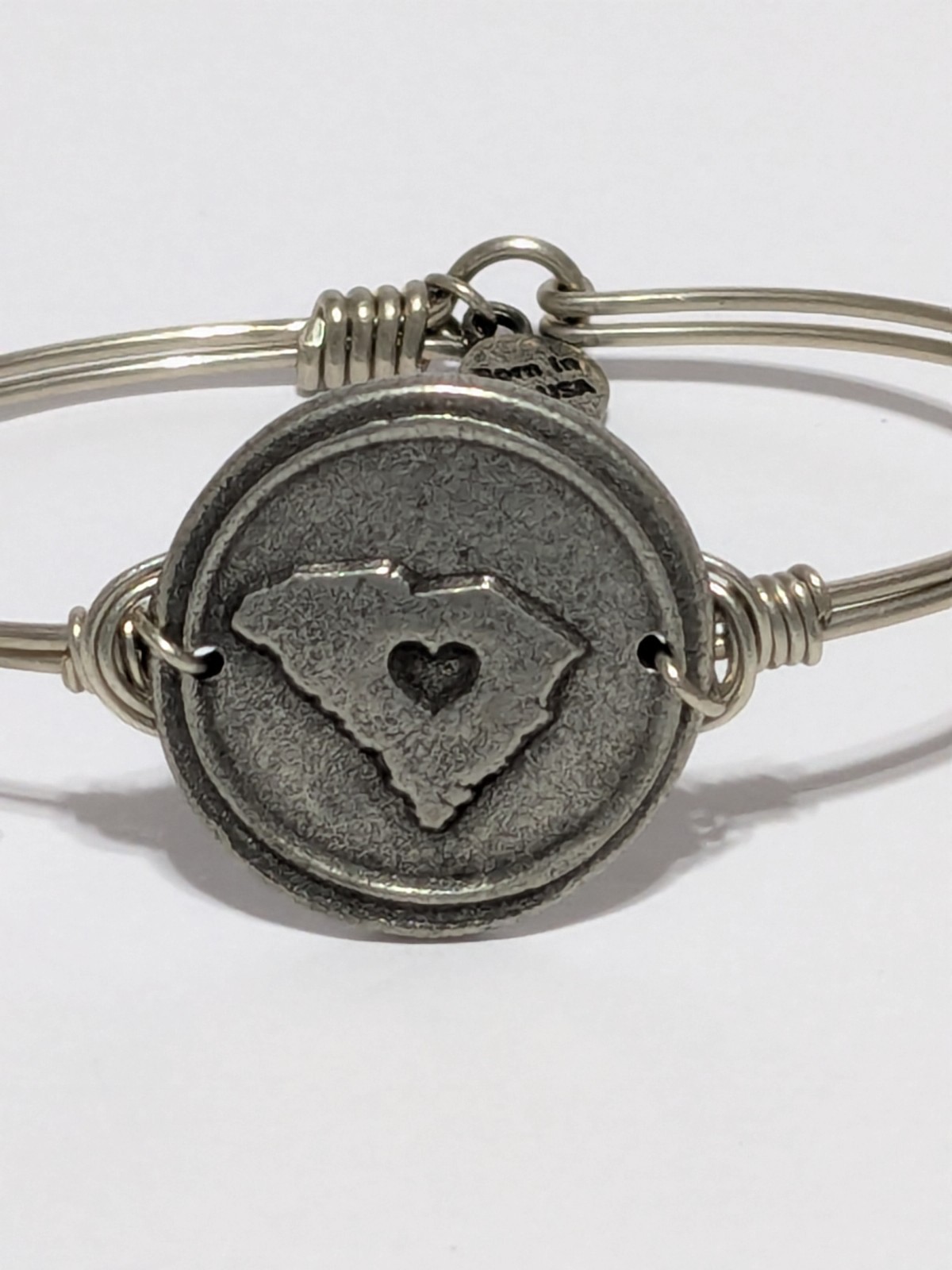 NWT Luca And Stella South Carolina State Outline Silver Tone Wire Bracelet 6.25″