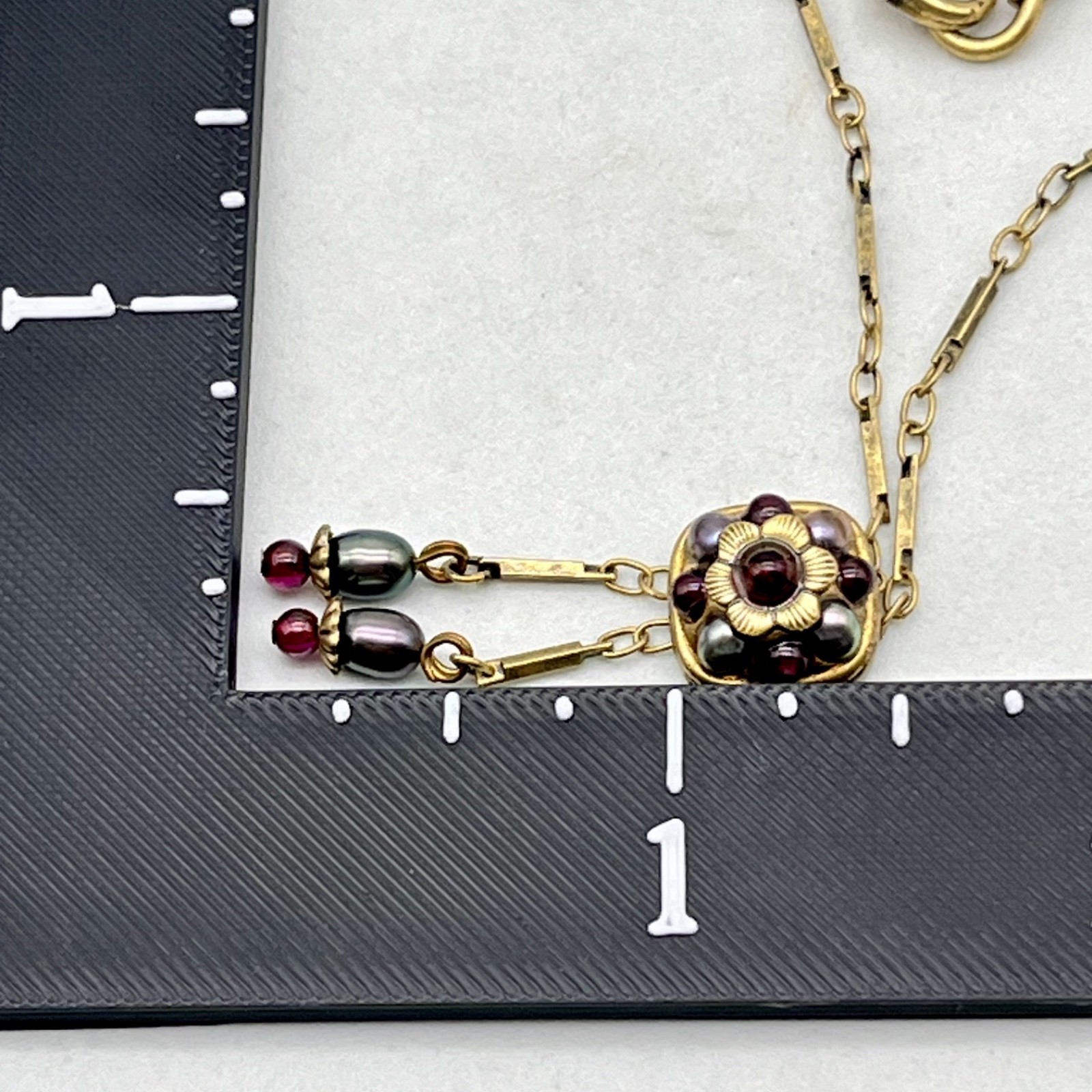 aux Lariat Necklace Victorian Revival Gold Tone Flower Pendant 16″