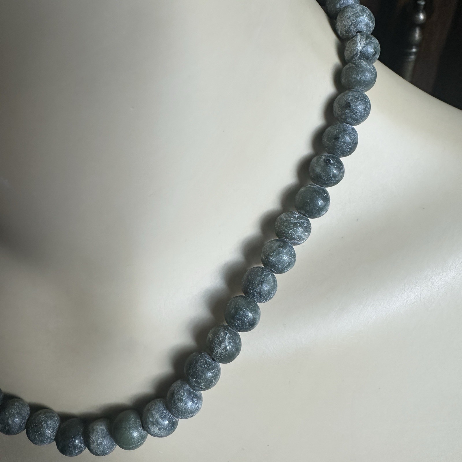 VTG 1960s Beaded Necklace 16 Inch Green Gray Round Steatite Barrel Clasp Asian