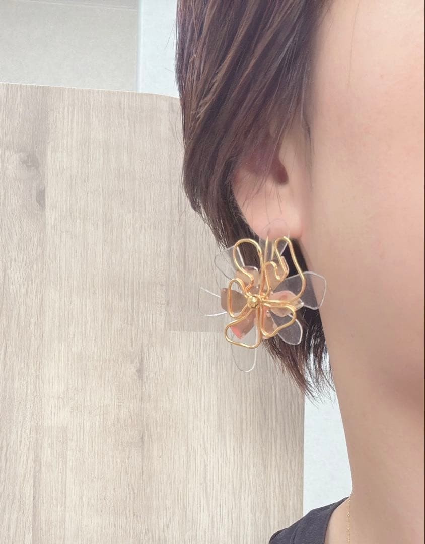 [EUC] MARNI Wire Flower Earrings Clear Bronze Gold Tone Engraved : From JAPAN