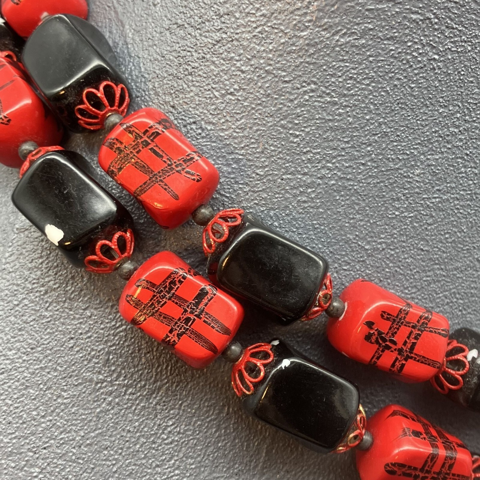 Red Black Beaded Necklace 17-19 In Plaid Rockabilly Bold Statement Vintage Mod