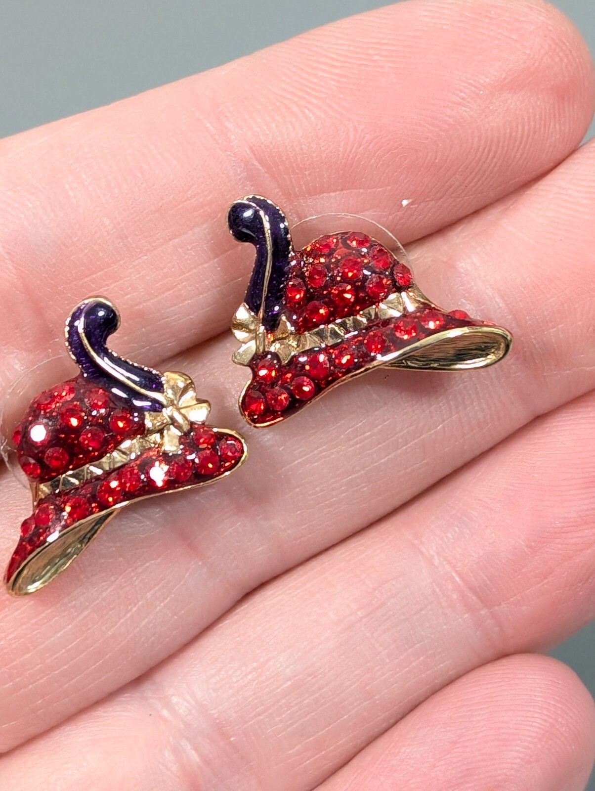 Vintage Ladies Red Hat Crystal Purple Feather Gold Tone Pierced Earrings