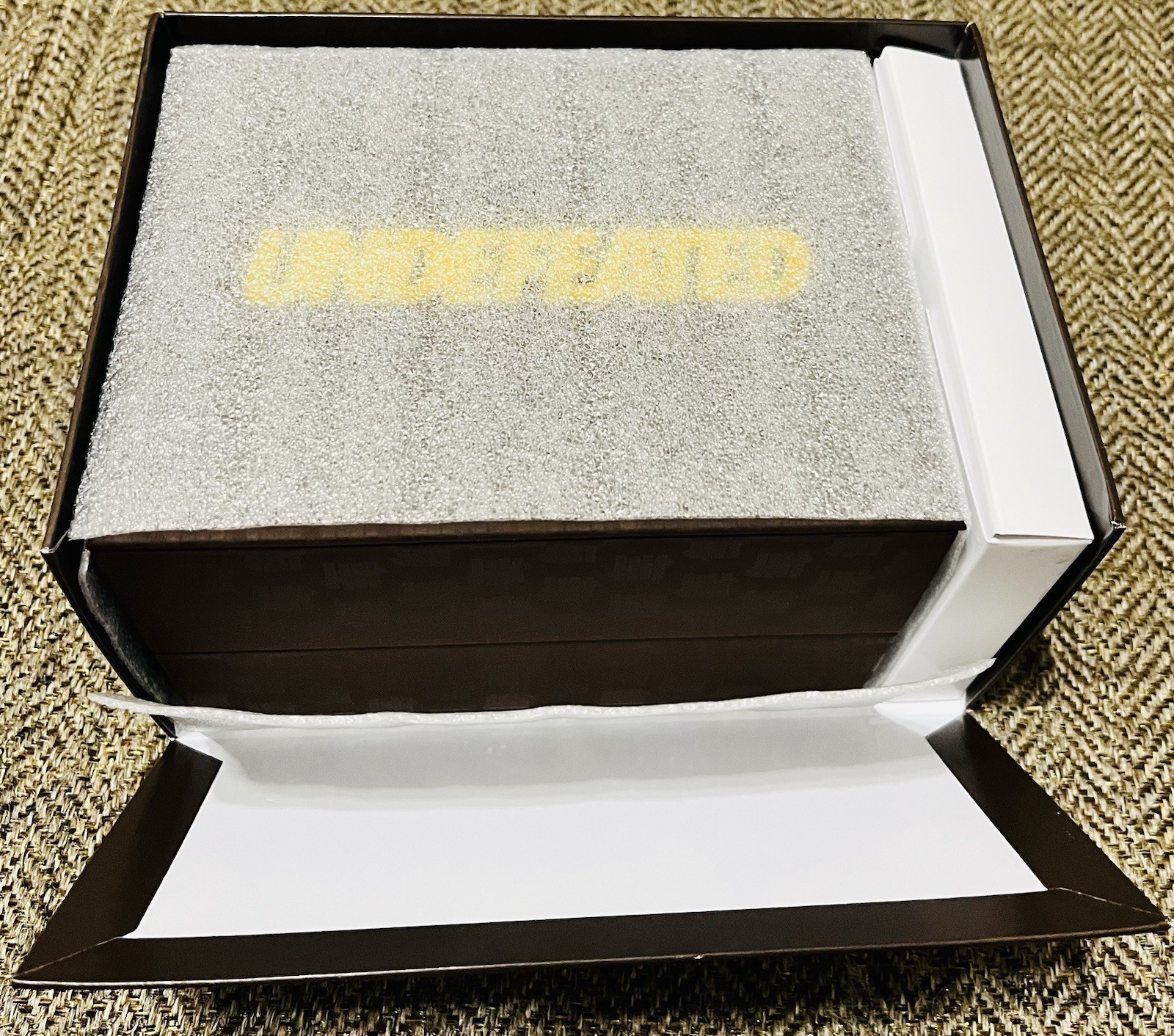 CASIO G-SHOCK x UNDEFEATED LIMITED EDITION! GSHOCK DW6900 COLLAB TIMEPIECE