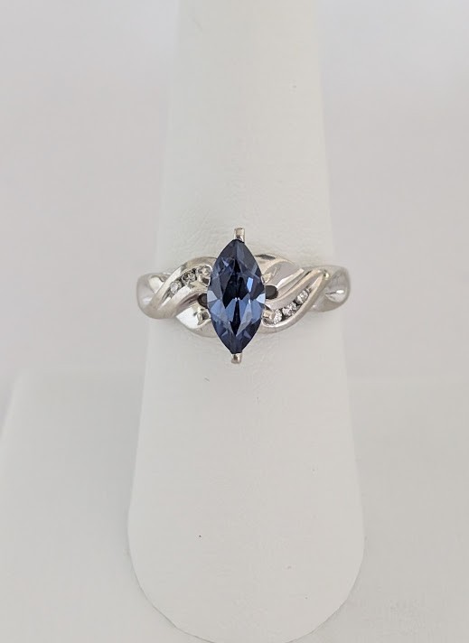 Sapphire & Diamond 10K Gold 3.1 Grams Retail Price $1499 Make Me An Offer!