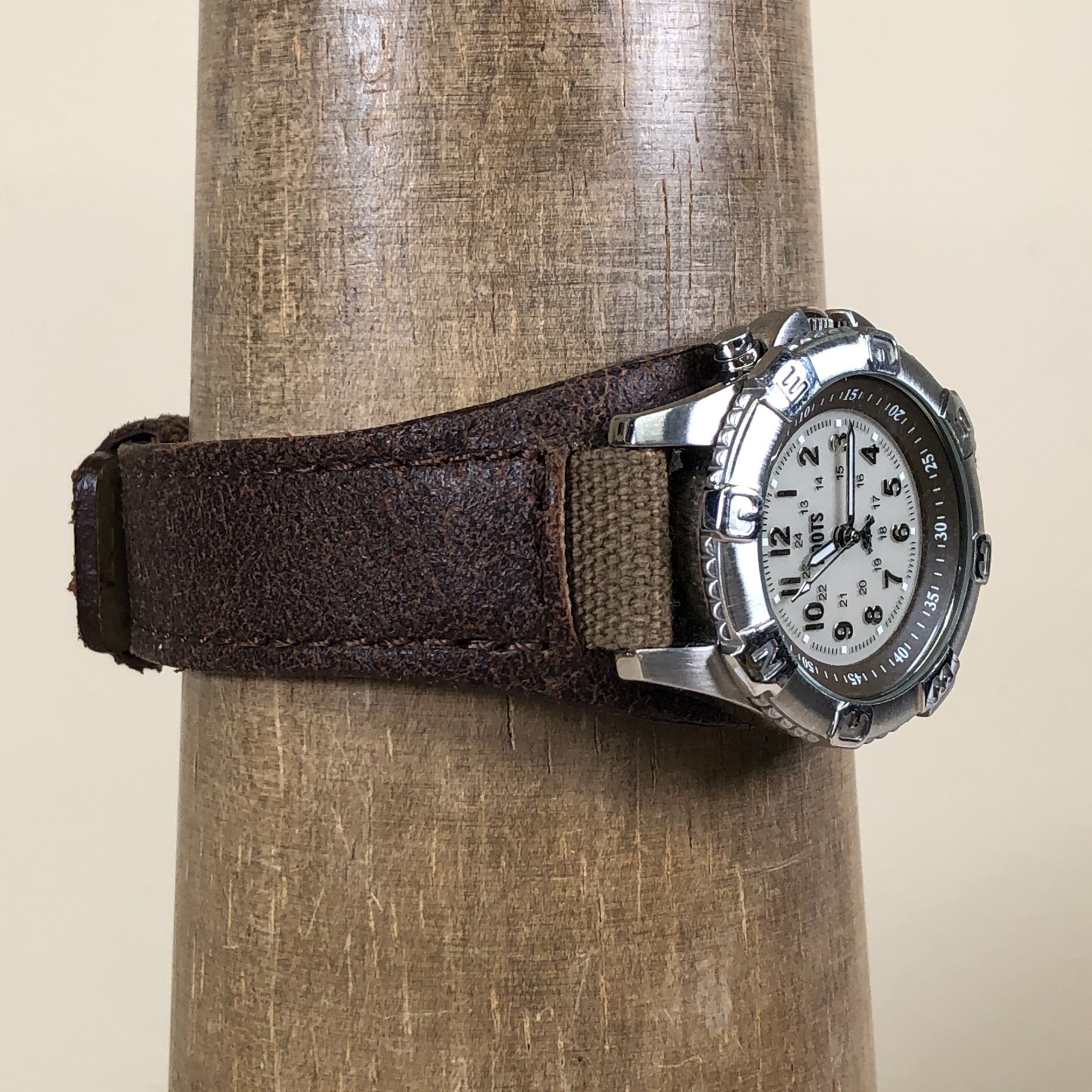 Vintage Roots Womens Field Compass Bezel Leather Bund Quartz 30mm Watch 7 1/4″