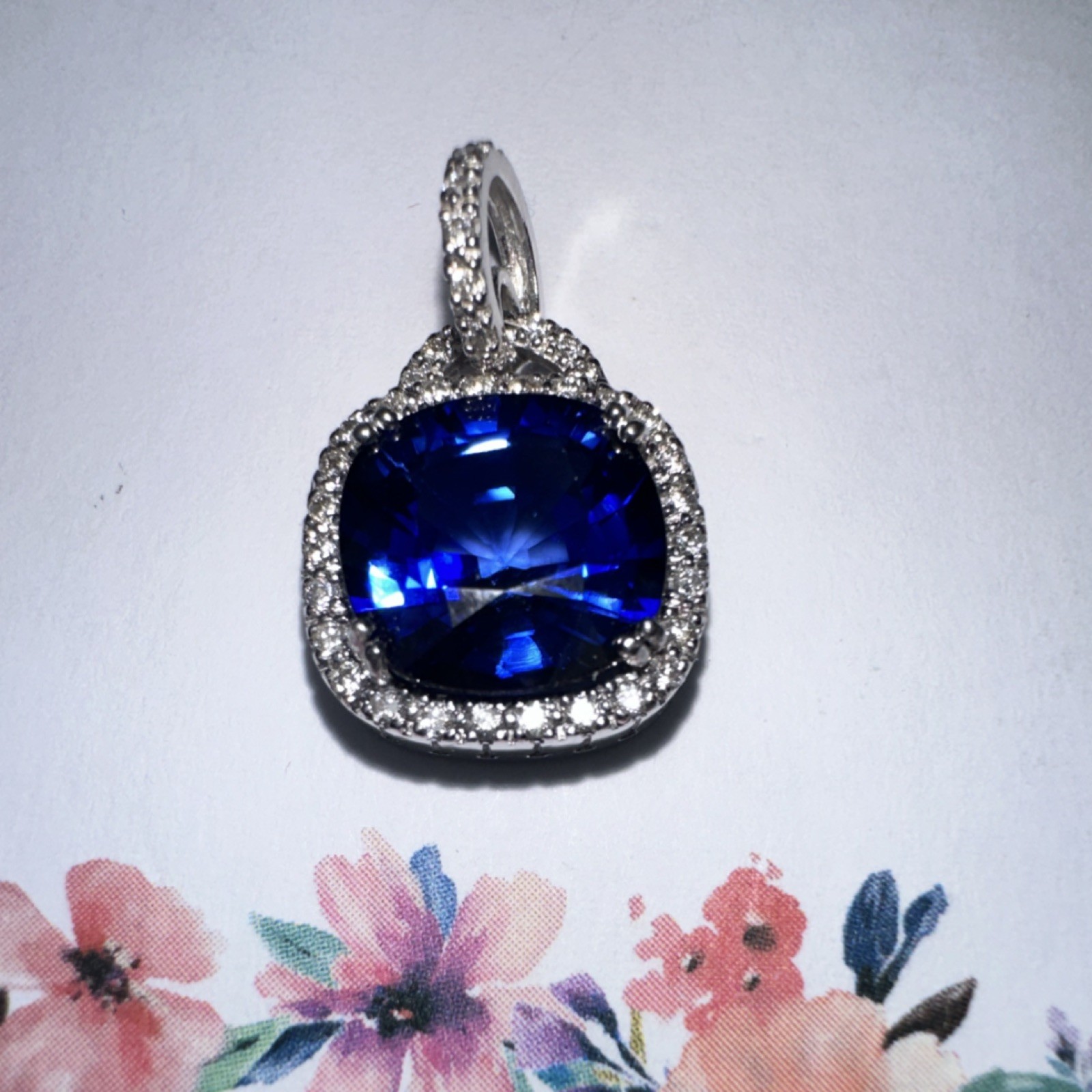 14 k white gold 10 mm Square Pendant Sapphire Blue diffused. Natural Diamonds.