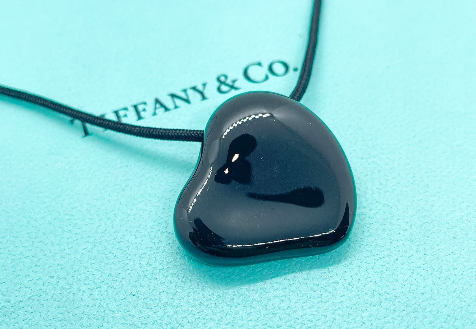 Tiffany & Co. Elsa Peretti Black Lacquered Heart Necklace 16” w/ Box