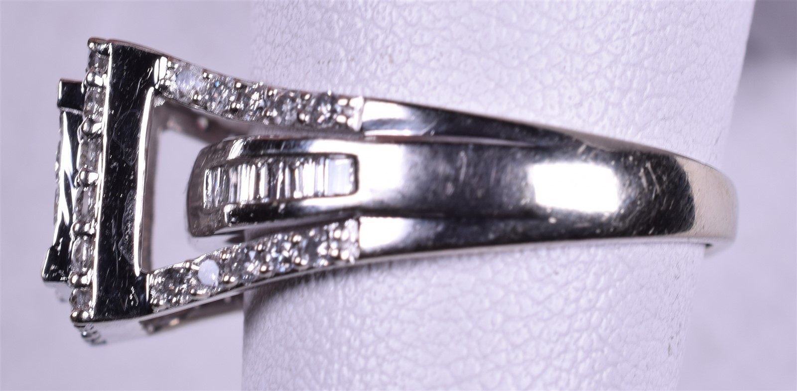 10K Diamond Illusion Ring Size 6.5 Approximately 1CT T.W. Princess Round Halo
