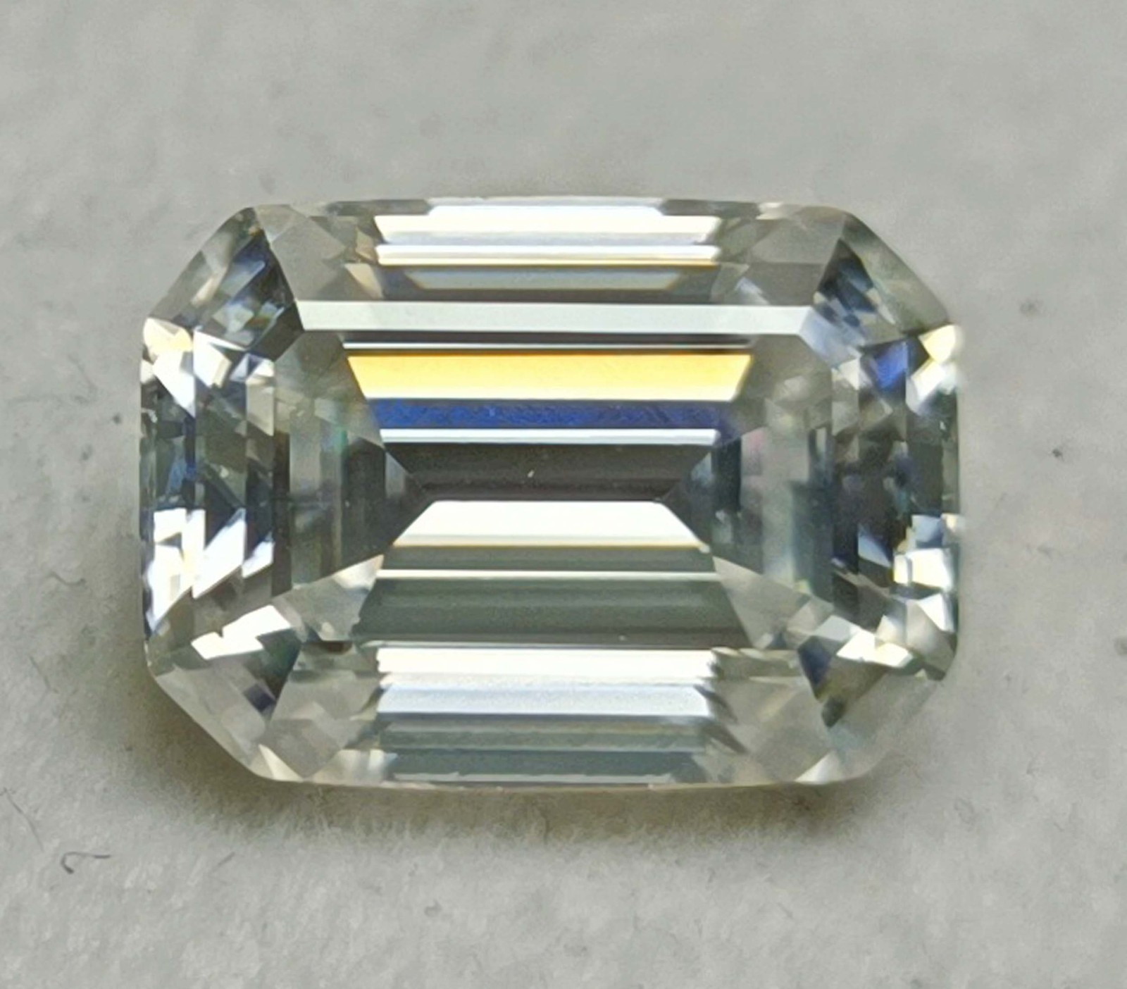 VSSI White Diamond ‘D’ Color 2.4 Ct VVS1 Loose Emerald Cut IGL Loose Gems 5AJU