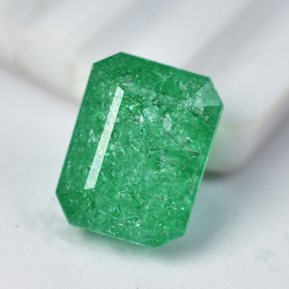 Natural Certified Emerald Cut 20.3 Ct Gemstone Green Emerald Unique Stone