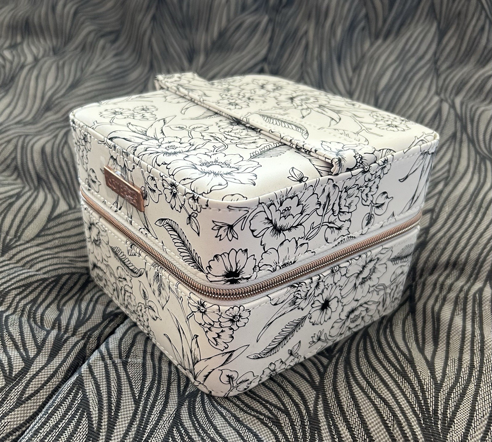 Coterra Floral Zip-Around Jewelry Box w/ Compartments Faux Leather White/Black