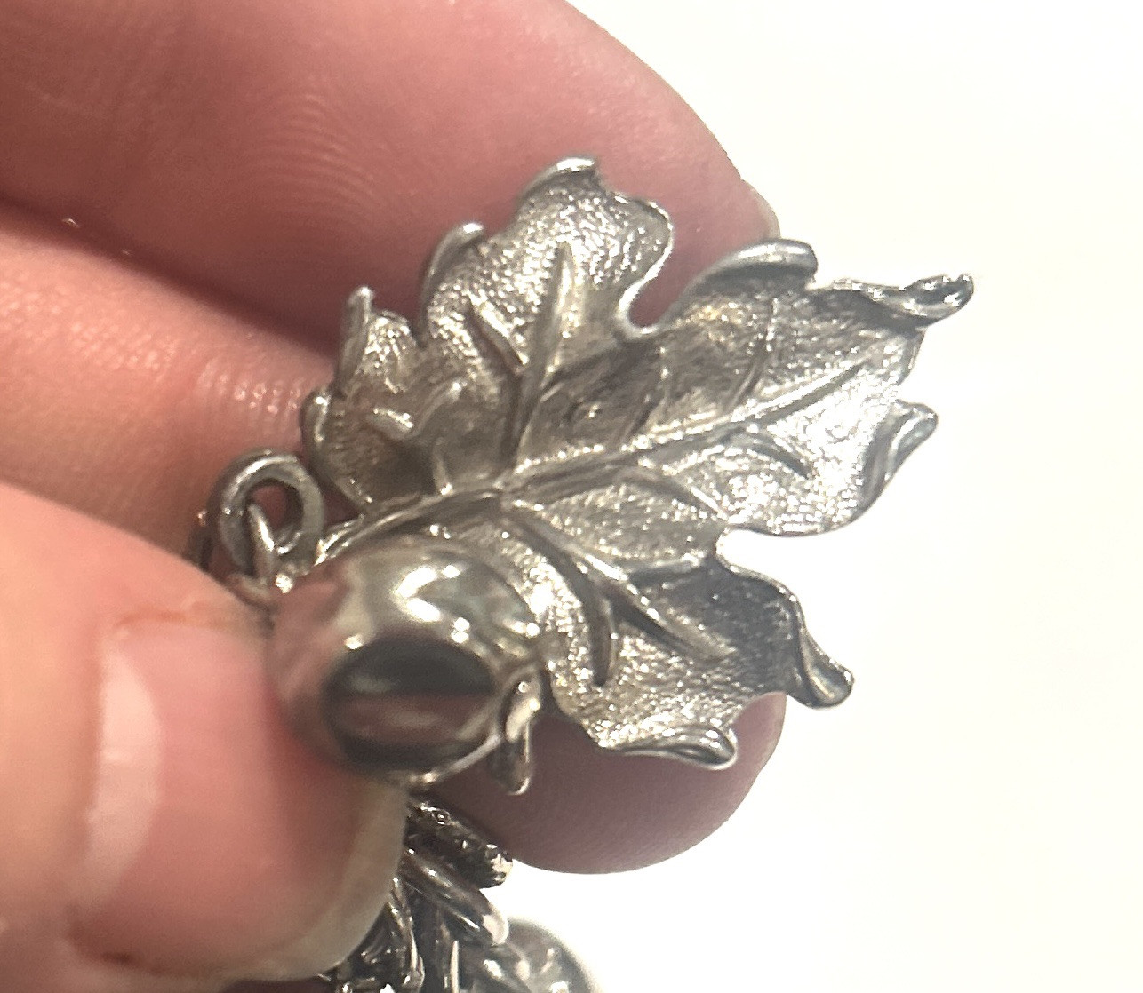 VTG Heavy SILVER Tone Metal LEAVES NUTS Baubles CHARM BRACELET