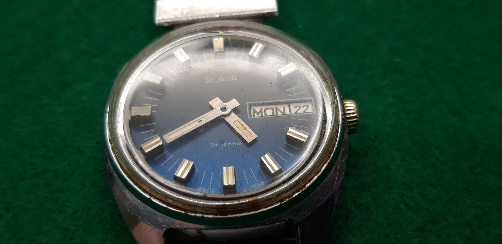 Watch USSR Slava 26 jewels Mechanical Soviet Wristwatch Russian Rare Vintage