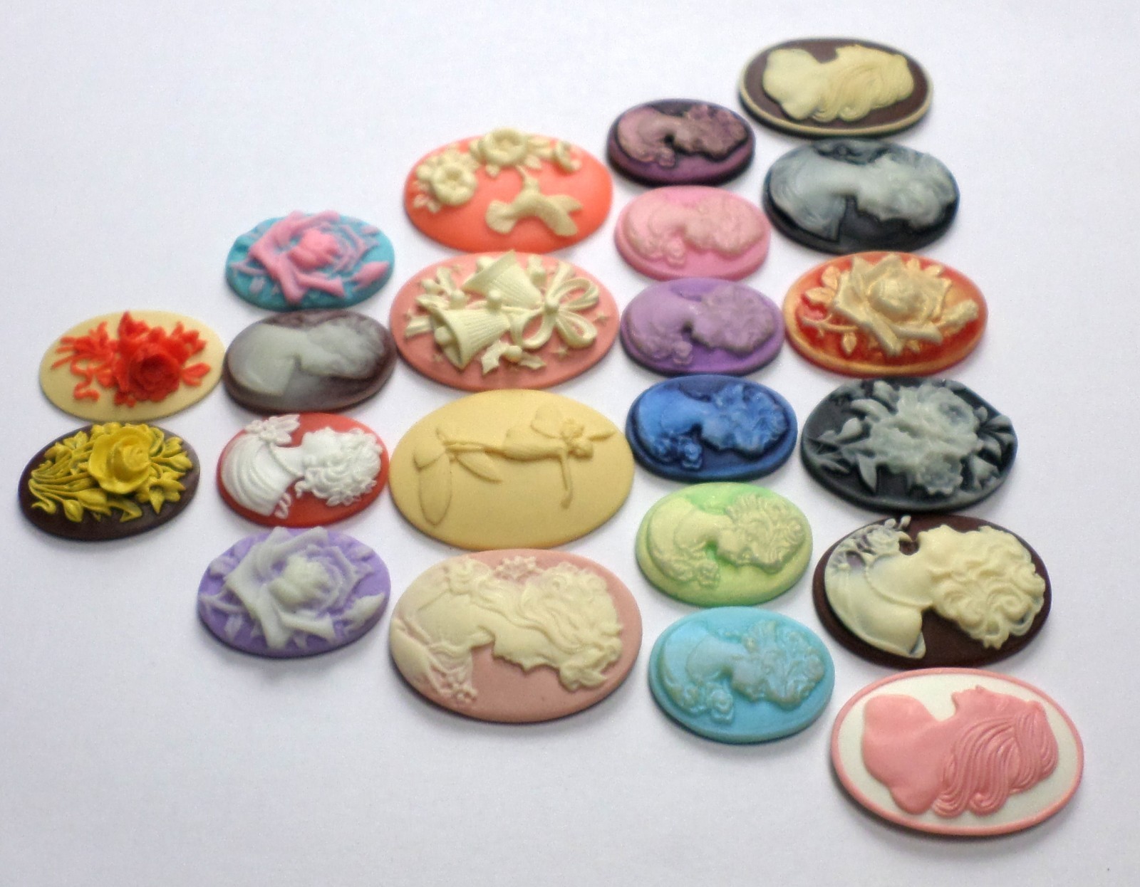 22 of 27-40mm Mixed Lot of Vintage Oval Women Floral Fairies Cameos Cabochons