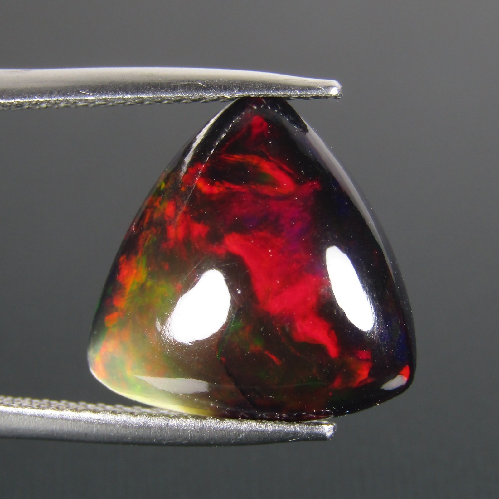 5.15Cts STUNNING 3D MULTI-COLOR NATURAL WELO BLACK OPAL LOOSE GEMSTONE