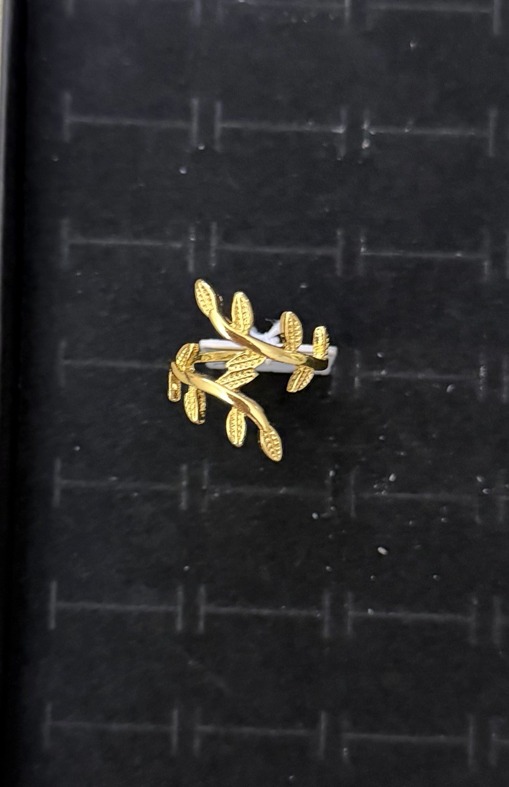 Lovisa Premium Gold Tone Laurel Leaf Wrap Ring M-L New
