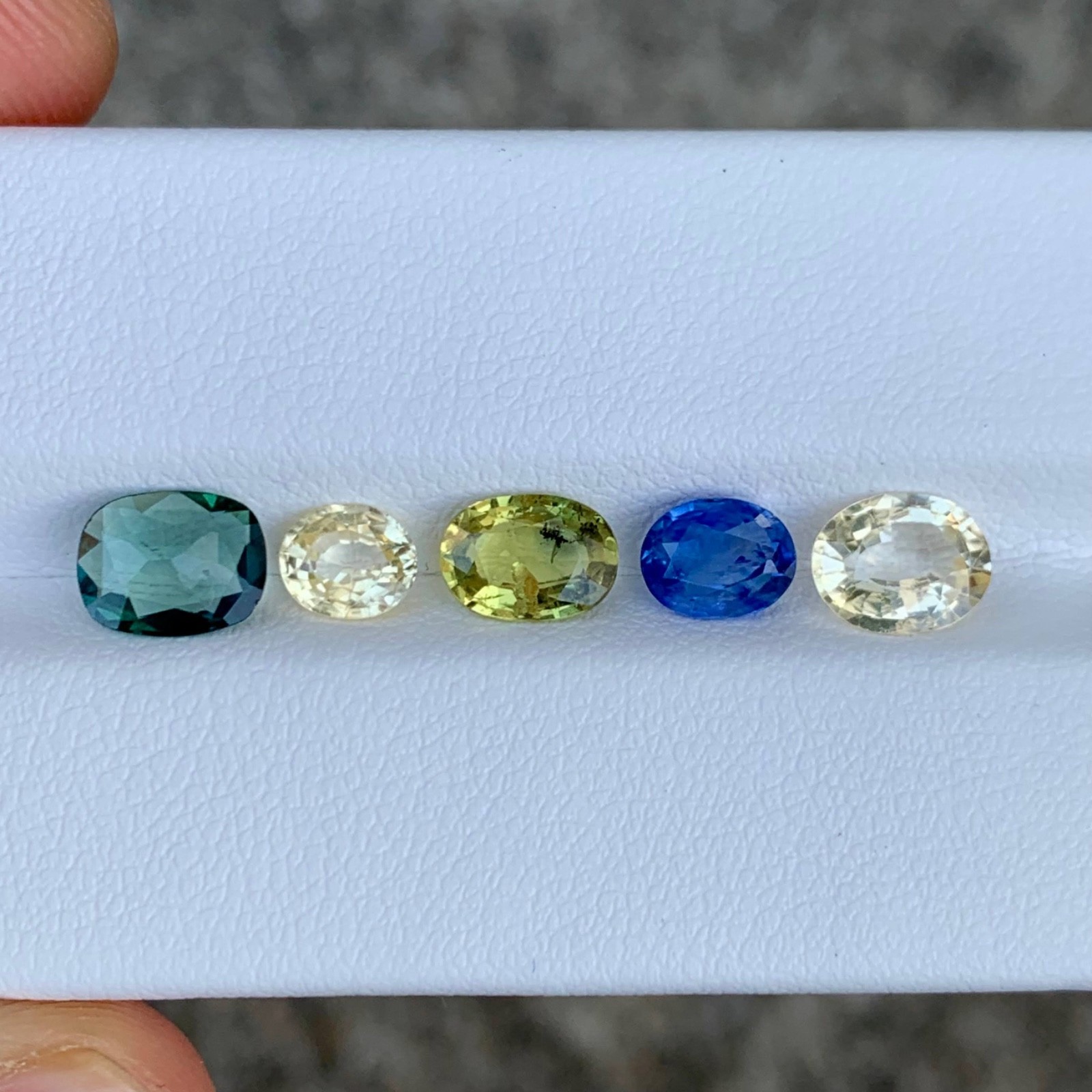 4.33 Carats Multicolor Sapphire Lot 5 Piece Oval Cut Sri Lankan Gemstones