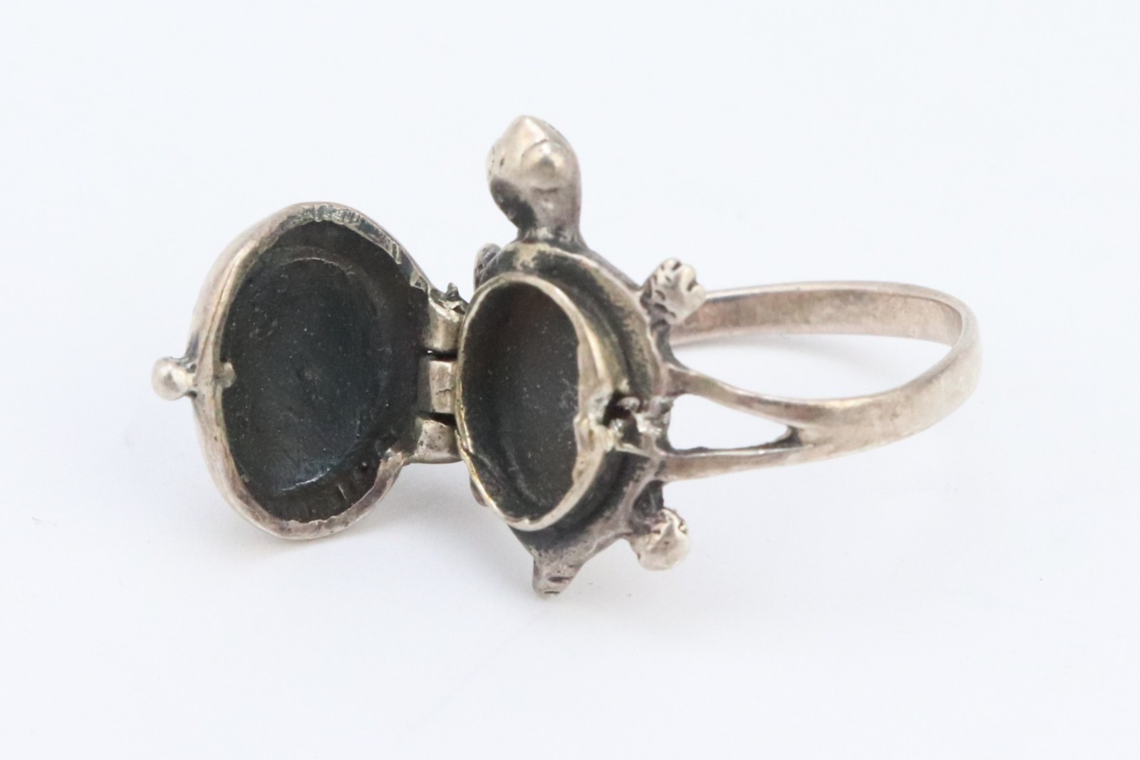 Vintage 925 Sterling Silver Turtle Poison Pill Hidden Locket Box Ring Sz6.25