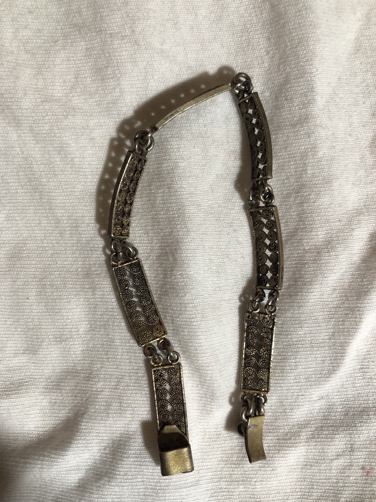 Vintage Wire-Circle Chain Bracelet, Push-In Closure, 7.25” Length 0.25” width