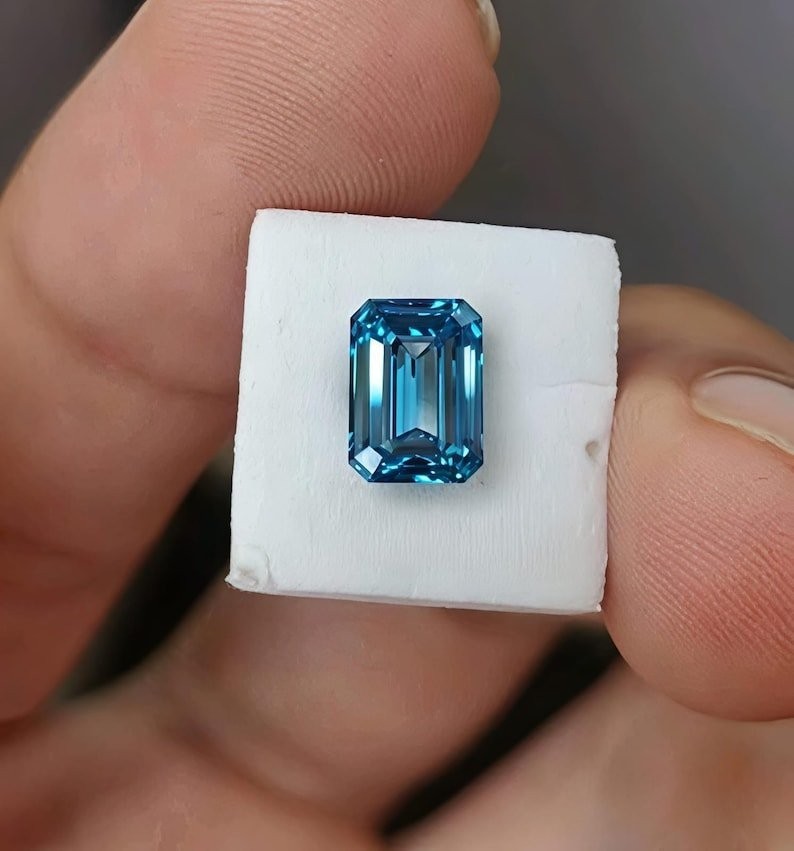 2Ct Fancy Green Moissanite Diamond Loose 5x7mm Emerald Cut VVS1 Gemstone 2 pcs