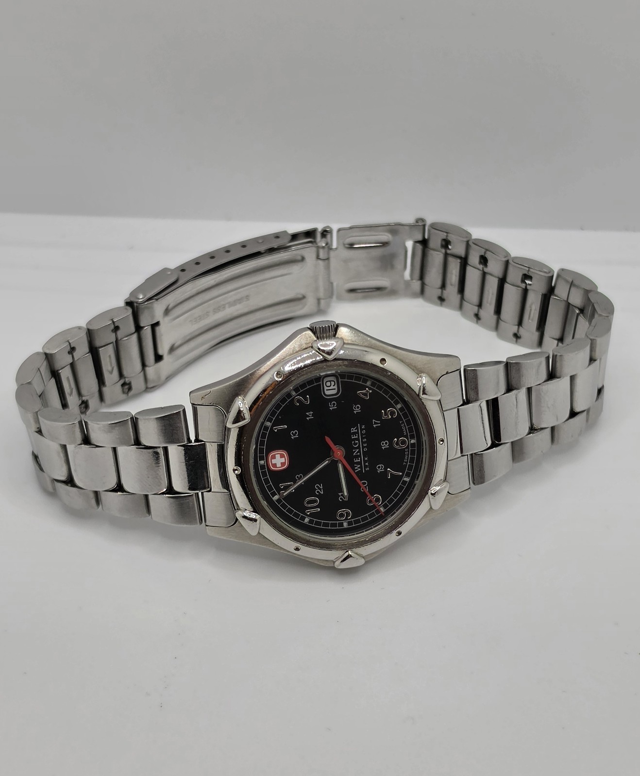Wenger Watch S.A.K Design Men’s Quartz 100m 37.4mm Black Dial Date Stainless
