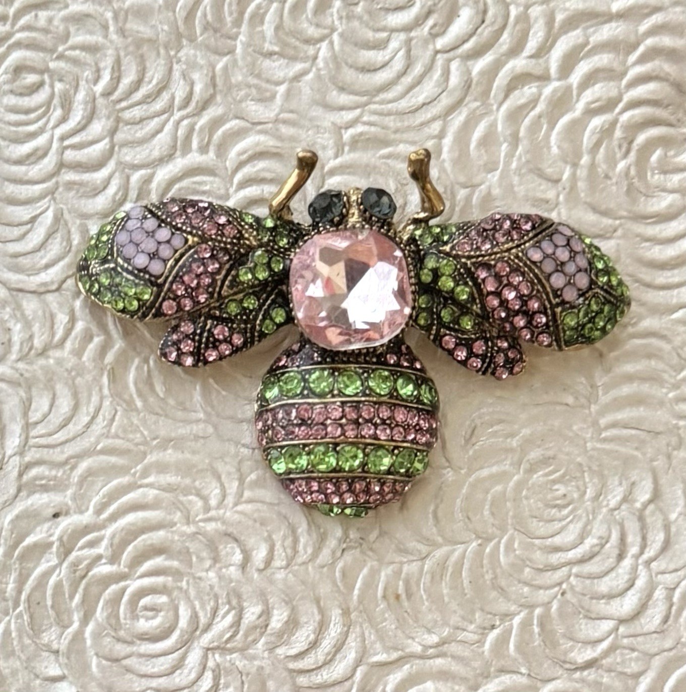 Bee Brooch gold tone metal w/ crystals