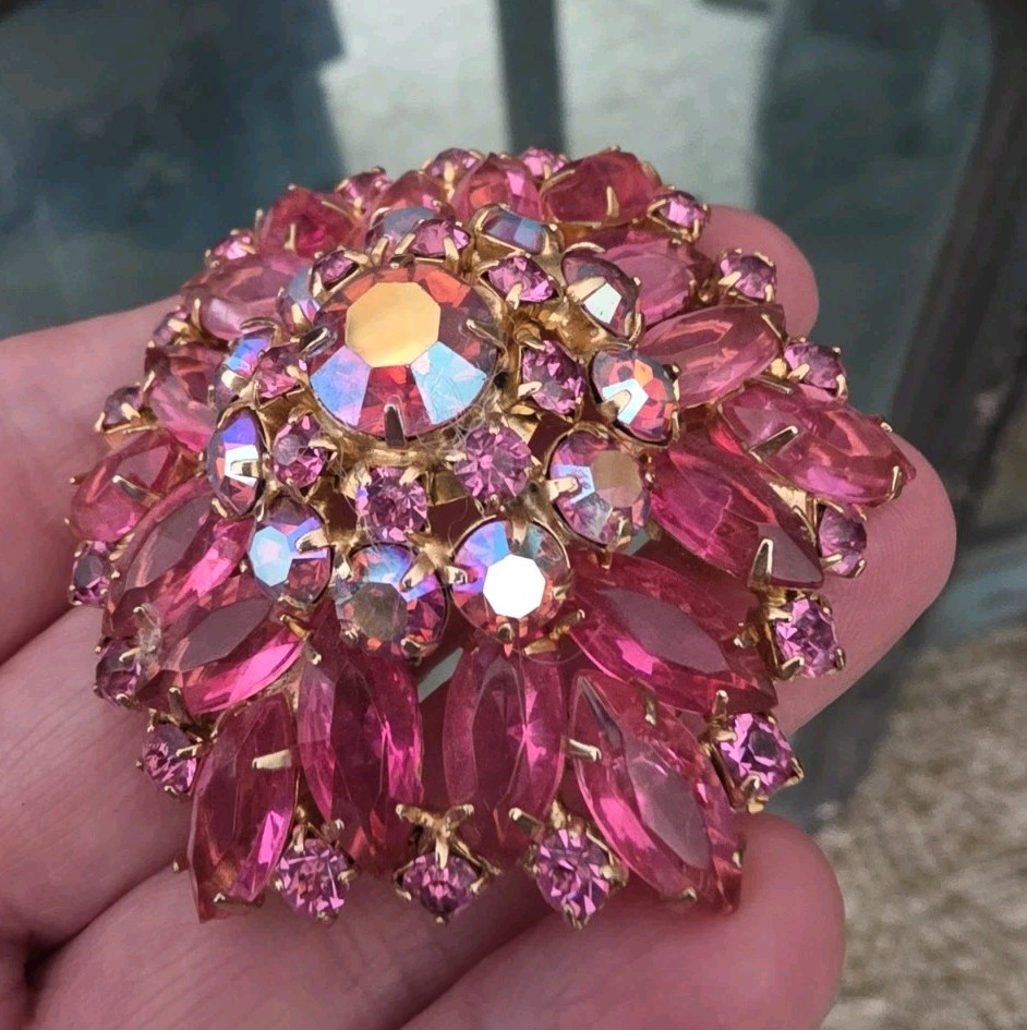 Vintage Pink 50s/60s 3-D Star Brooch